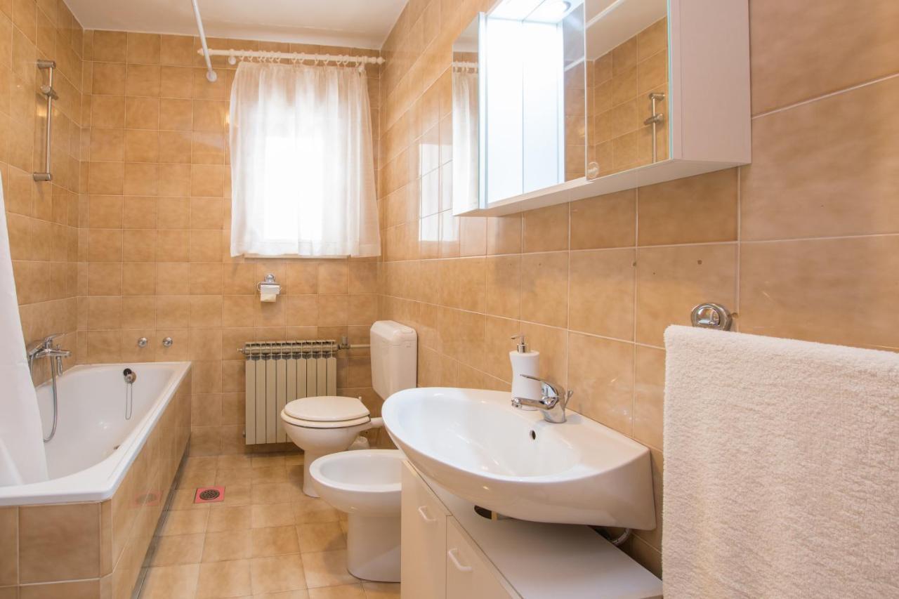 Apartments Nono Toni ポレッチ エクステリア 写真